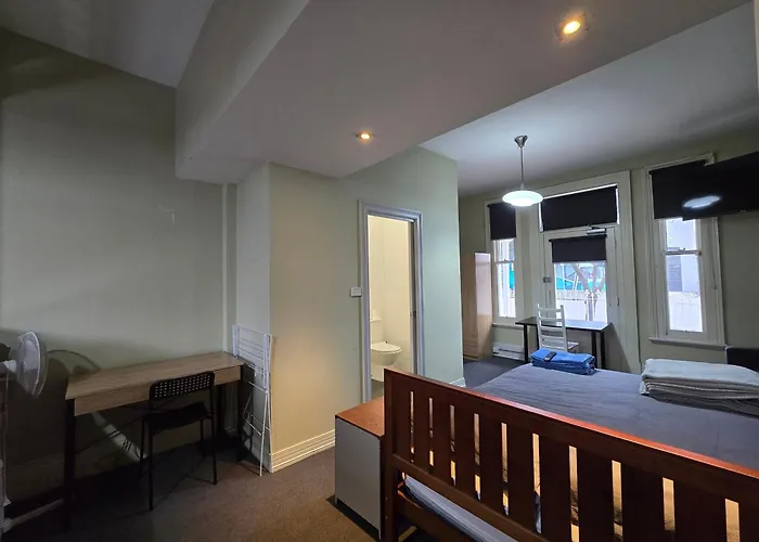 50 Green St Windsor